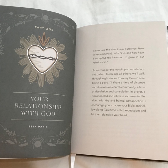 📚3/$35 Blessed Is She Loving God, Loving Others Hardcover Devotional Book - Picture 9 of 10